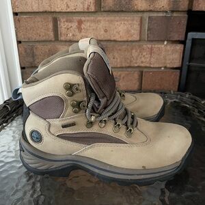 Timberland womens Chocorua waterproof Hiking Boots with Gore tex bootie